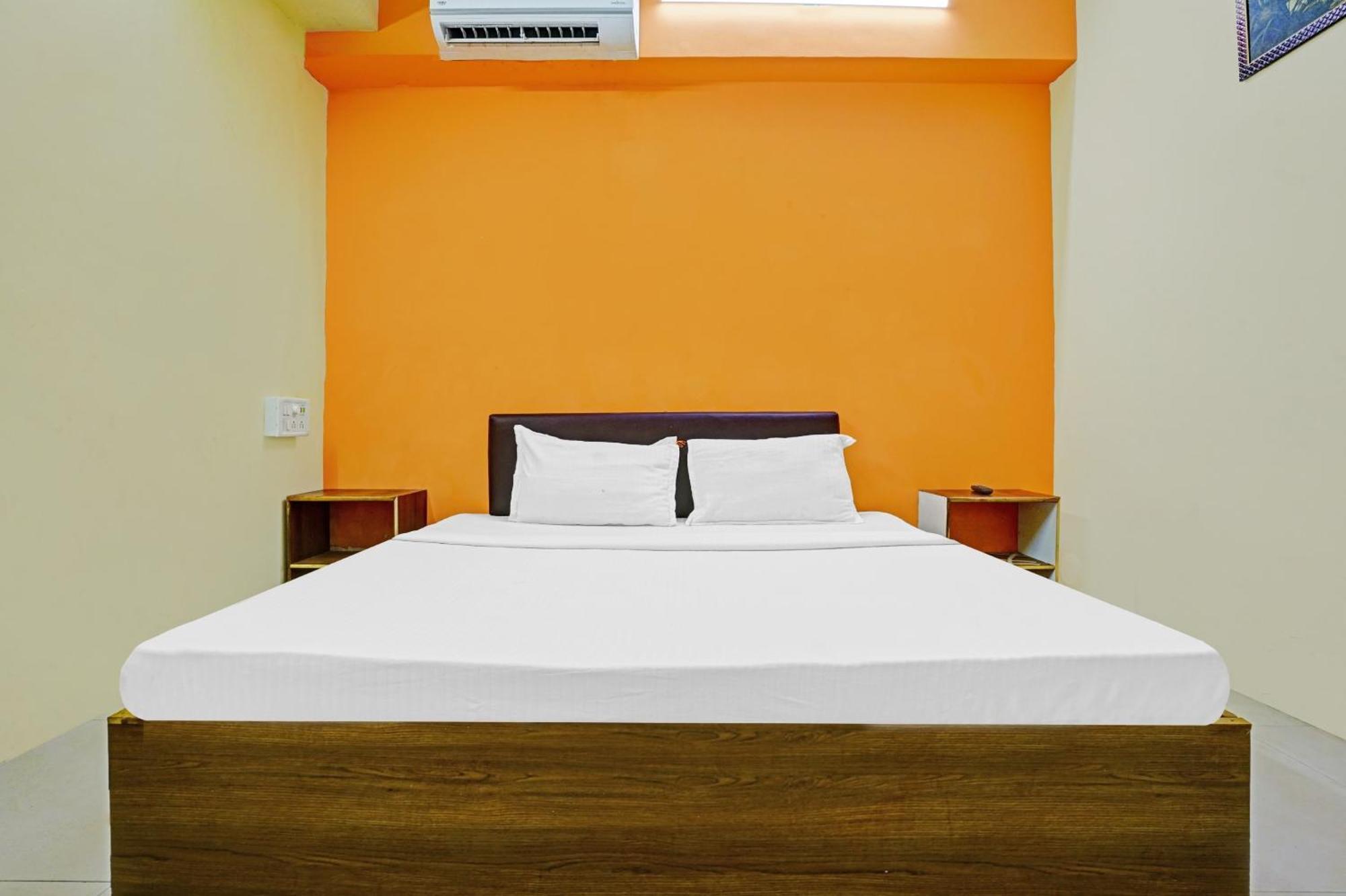 Hotel O Nova Rooms سورات المظهر الخارجي الصورة