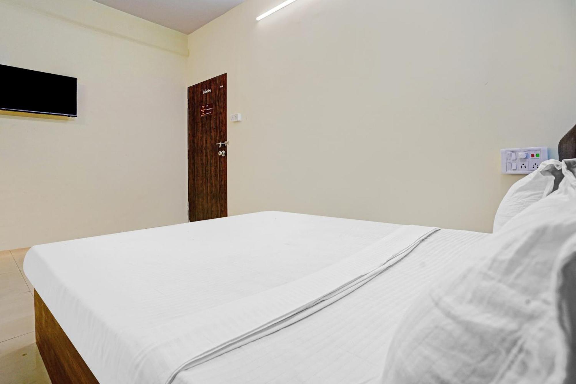 Hotel O Nova Rooms سورات المظهر الخارجي الصورة