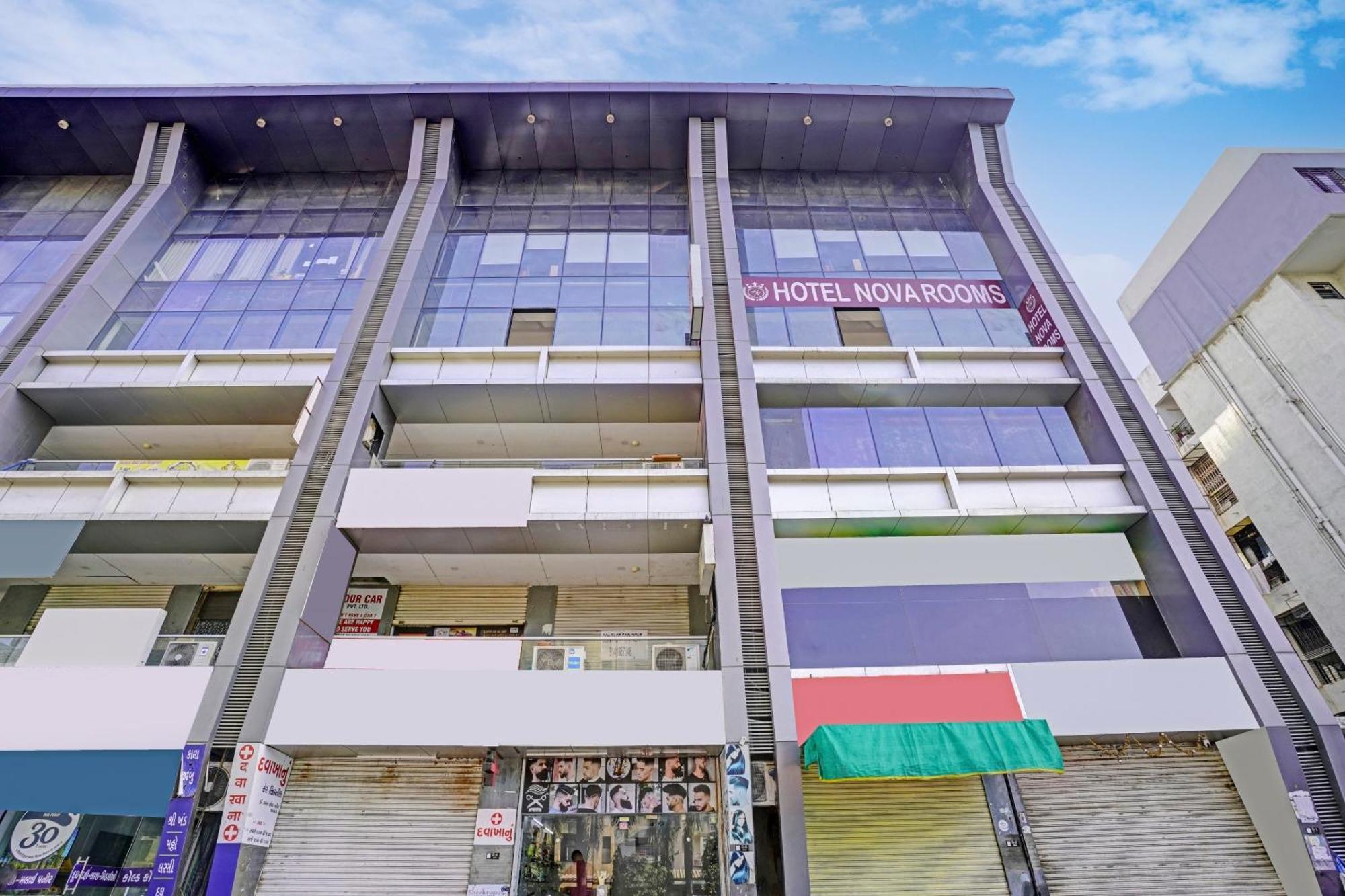 Hotel O Nova Rooms سورات المظهر الخارجي الصورة